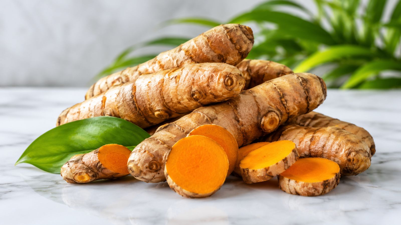Ramuan kunyit hangat sebagai minuman rempah rumahan yang sering dikaitkan dengan rasa nyaman